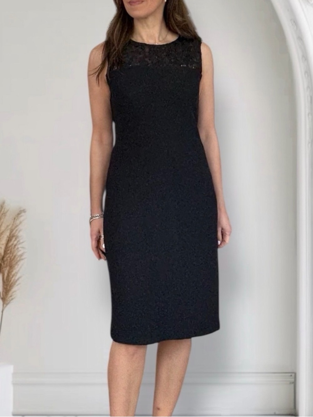 St. John Evening Cocktail Sleeveless Sequin Dress Black Size 2